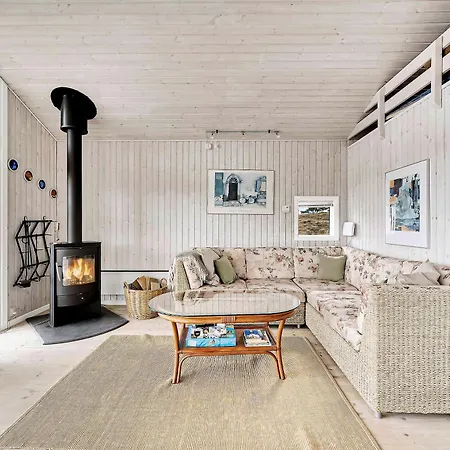 House On Near The Sea Ferienhaus